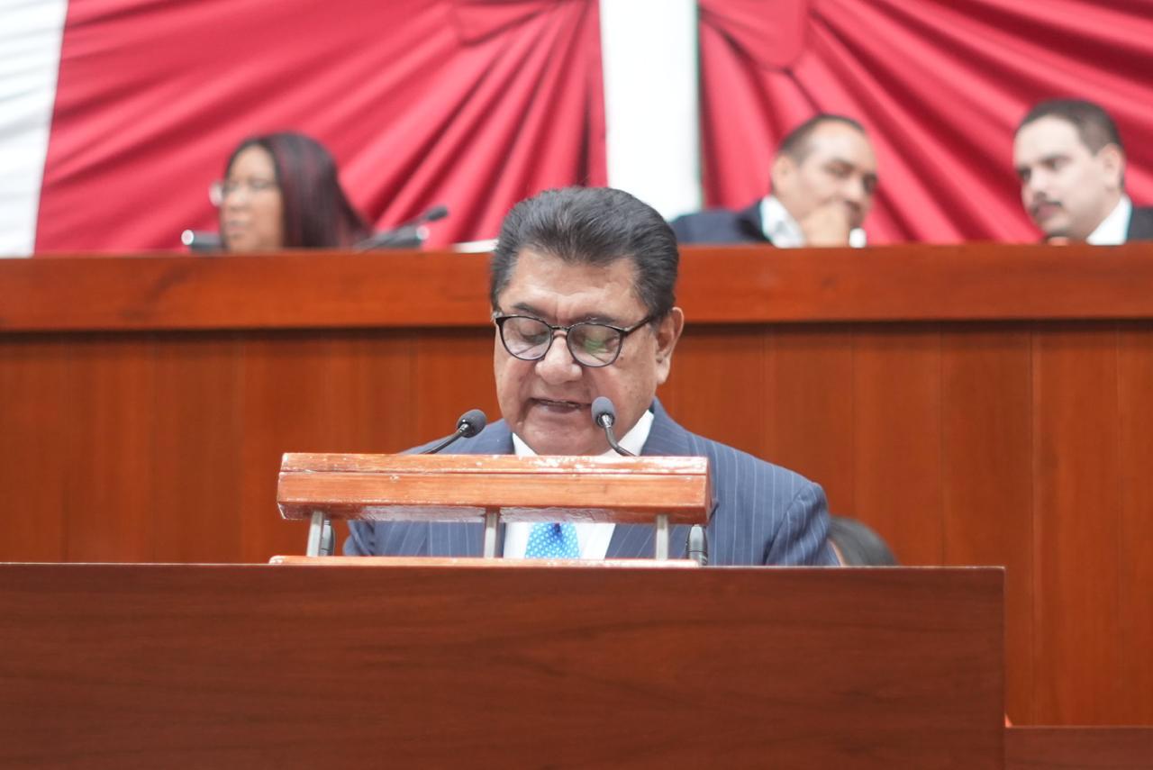 Presenta el diputado Héctor Ortiz, propuesta de Ley del Primer Empleo Profesional